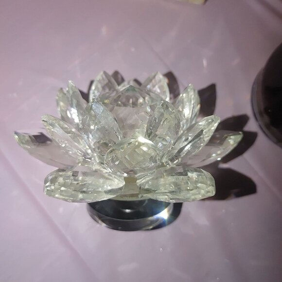 Beautiful Spinning Crystal Lotus Flower Decorative Clear Glass - Picture 6 of 8